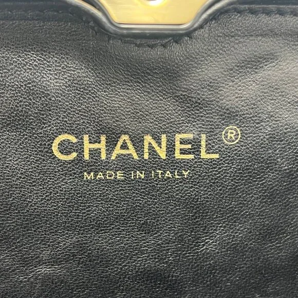 Chanel 2017 Black Plexiglass Gold Hardware Gift Box Minaudiere Clutch - Picture 5 of 12